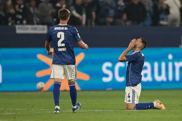 Die Spieler vom FC Schalke 04 freuen sich über den Sieg beim Spiel der 2. Bundesliga (Saison 2025 26) FC Schalke 04 - VfL Bochum 1848 Copyright: Thomas Pakusch