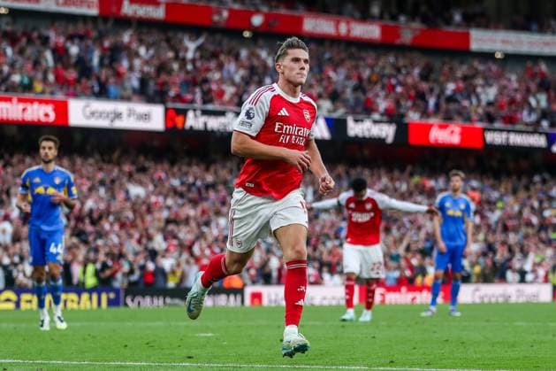 Premier League Arsenal v Leeds United Viktor Gyokeres of Arsenal celebrates his penalty to make it 5-0 during the Premier League match Arsenal vs Leeds United at Emirates Stadium, London, United Kingdom, 23rd August 2025 (Photo by Izzy Poles News Images) London Emirates Stadium Greater London United Kingdom Copyright: xIzzyxPoles NewsxImagesx