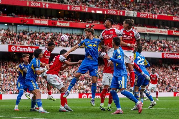 Premier League Arsenal v Leeds United Anton Stach of Leeds United heads the ball during the Premier League match Arsenal vs Leeds United at Emirates Stadium, London, United Kingdom, 23rd August 2025 (Photo by Izzy Poles News Images) London Emirates Stadium Greater London United Kingdom Copyright: xIzzyxPoles NewsxImagesx