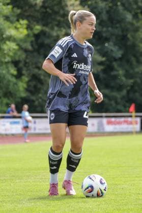 24.08.2025, xgrfx, Fussball Testspiel , SC Freiburg Frauen - Eintracht Frankfurt Frauen v.l. Nadine Riesen (Eintracht Frankfurt) (DFL DFB REGULATIONS PROHIBIT ANY USE OF PHOTOGRAPHS as IMAGE SEQUENCES and or QUASI-VIDEO) Freiburg