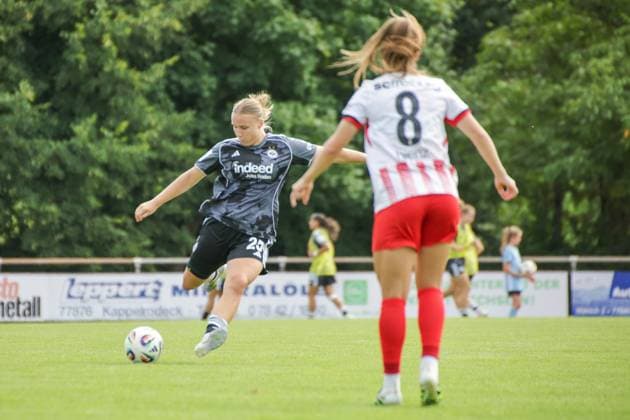 24.08.2025, xgrfx, Fussball Testspiel , SC Freiburg Frauen - Eintracht Frankfurt Frauen v.l. Jella Veit (Eintracht Frankfurt) (DFL DFB REGULATIONS PROHIBIT ANY USE OF PHOTOGRAPHS as IMAGE SEQUENCES and or QUASI-VIDEO) Freiburg