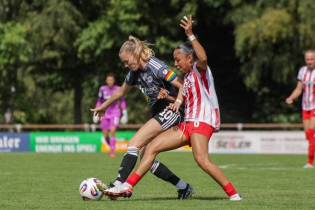 24.08.2025, xgrfx, Fussball Testspiel , SC Freiburg Frauen - Eintracht Frankfurt Frauen v.l. Laura Freigang (Eintracht Frankfurt), Nicole Ojukwu (SC Freiburg) (DFL DFB REGULATIONS PROHIBIT ANY USE OF PHOTOGRAPHS as IMAGE SEQUENCES and or QUASI-VIDEO) Freiburg
