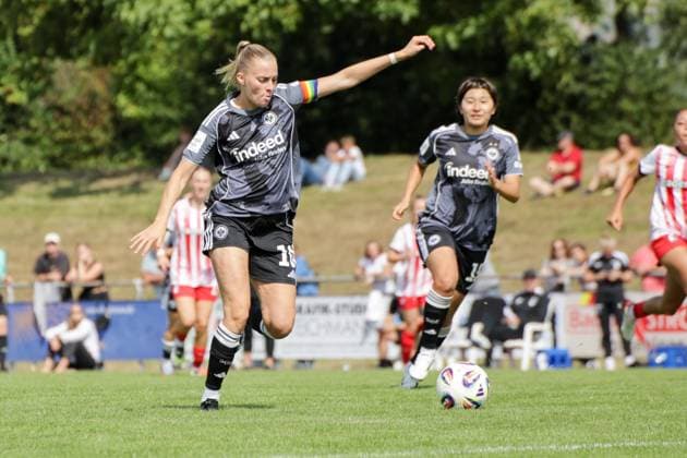 24.08.2025, xgrfx, Fussball Testspiel , SC Freiburg Frauen - Eintracht Frankfurt Frauen v.l. Laura Freigang (Eintracht Frankfurt) (DFL DFB REGULATIONS PROHIBIT ANY USE OF PHOTOGRAPHS as IMAGE SEQUENCES and or QUASI-VIDEO) Freiburg