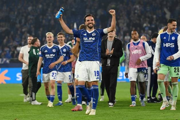 Jubel Kenan Karaman (FC Schalke 04) 23.08.2025, Fussball 2. Bundesliga, Saison 2025 2026, 3. Spieltag, FC Schalke 04 - VfL Bochum 2:1 DFL regulations prohibit any use of photographs as image sequences and or quasi-video Gelsenkirchen Veltins Arena Nordrhein Westfalen Deutschland