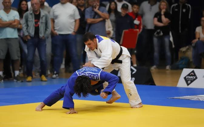 23.08.2025 xhpx Offenbach am Main 1. Judo Bundesliga 1 JC Samurai Offenbach gegen JSV Speyer Hratschik Latschinian (Samurai) gegen Irakli Kupatadze (Speyer)