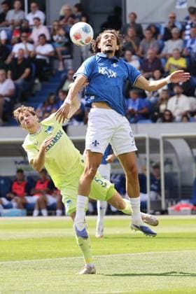 24.08.2025, xtvx, Fussball 2.Bundesliga, SV Darmstadt 98 - Hertha BSC Berlin v.l. Zweikampf, Duell, duel, tackle, compete Leon Jensen (Hertha BSC Berlin) Fraser Hornby (SV Darmstadt 98) (DFL DFB REGULATIONS PROHIBIT ANY USE OF PHOTOGRAPHS as IMAGE SEQUENCES and or QUASI-VIDEO) Darmstadt