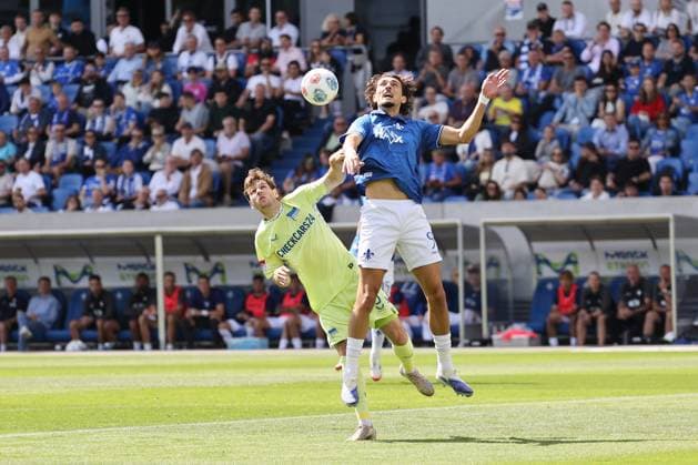 24.08.2025, xtvx, Fussball 2.Bundesliga, SV Darmstadt 98 - Hertha BSC Berlin v.l. Zweikampf, Duell, duel, tackle, compete Leon Jensen (Hertha BSC Berlin) Fraser Hornby (SV Darmstadt 98) (DFL DFB REGULATIONS PROHIBIT ANY USE OF PHOTOGRAPHS as IMAGE SEQUENCES and or QUASI-VIDEO) Darmstadt