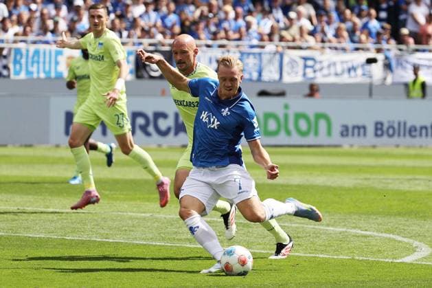 24.08.2025, xtvx, Fussball 2.Bundesliga, SV Darmstadt 98 - Hertha BSC Berlin v.l. Isac Lidberg (SV Darmstadt 98) Torschuss, has a shot on goal (DFL DFB REGULATIONS PROHIBIT ANY USE OF PHOTOGRAPHS as IMAGE SEQUENCES and or QUASI-VIDEO) Darmstadt