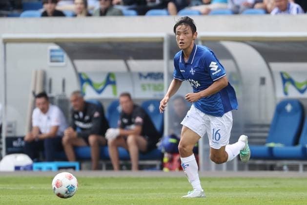 24.08.2025, xtvx, Fussball 2.Bundesliga, SV Darmstadt 98 - Hertha BSC Berlin v.l. Freisteller, runs with the ball Hiroki Akiyama (SV Darmstadt 98) (DFL DFB REGULATIONS PROHIBIT ANY USE OF PHOTOGRAPHS as IMAGE SEQUENCES and or QUASI-VIDEO) Darmstadt