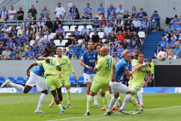 24.08.2025, xtvx, Fussball 2.Bundesliga, SV Darmstadt 98 - Hertha BSC Berlin v.l. Torschuss, has a shot on goal Patric Pfeiffer (SV Darmstadt 98) (DFL DFB REGULATIONS PROHIBIT ANY USE OF PHOTOGRAPHS as IMAGE SEQUENCES and or QUASI-VIDEO) Darmstadt