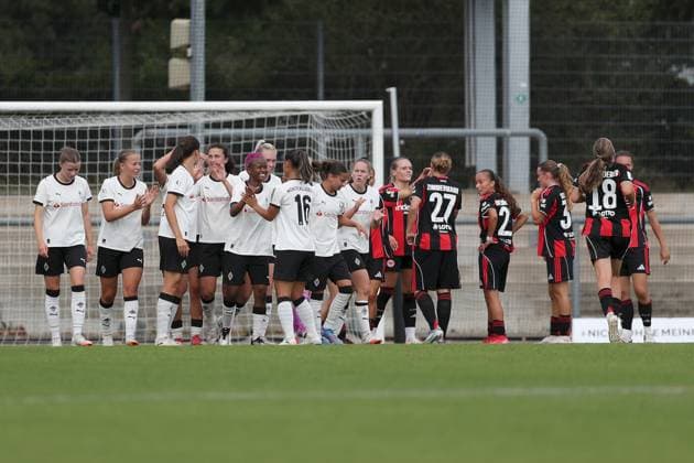 24.08.2025, xjcx, Frauen, Fussball, Saison 2025 2026, 2. Frauen-Bundesliga, 1. Spieltag: Eintracht Frankfurt II - Borussia Moenchengladbach Borussia Mönchengladbach bejubelt das 0:1 durch Emma Marie Lattus ( 7, Borussia Mönchengladbach) Frankfurt am Main Stadion am Brentanobad Hessen Deutschland