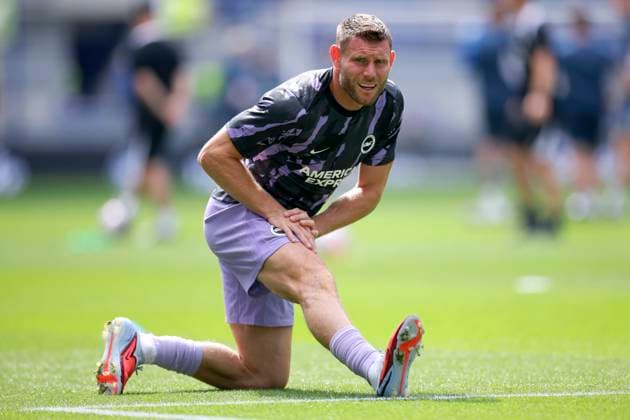 Everton v Brighton & Hove Albion - Premier League James Milner of Brighton and Hove Albion warms up before the Premier League match between Everton and Brighton & Hove Albion at Hill Dickinson Stadium on August 24, 2025 in Liverpool, England. Liverpool Hill Dickinson Stadium England United Kingdom Copyright: xEdxSykes Sportsphoto APLx 14133539