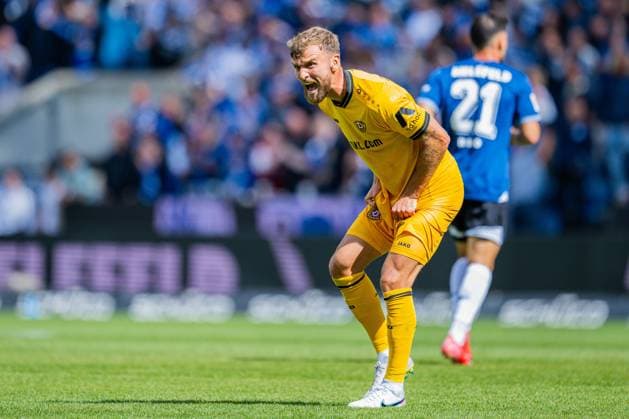 24.08.2025 - Fußball, 2025 2026, 2. Bundesliga, 3. Spieltag, DSC Arminia Bielefeld - SG Dynamo Dresden: Lars Bünning (Dresden) nach dem Tor zum 1:1 von Joel Grodowski (Bielefeld) DFL REGULATIONS PROHIBIT ANY USE OF PHOTOGRAPHS AS IMAGE SEQUENCES AND OR QUASI-VIDEO.