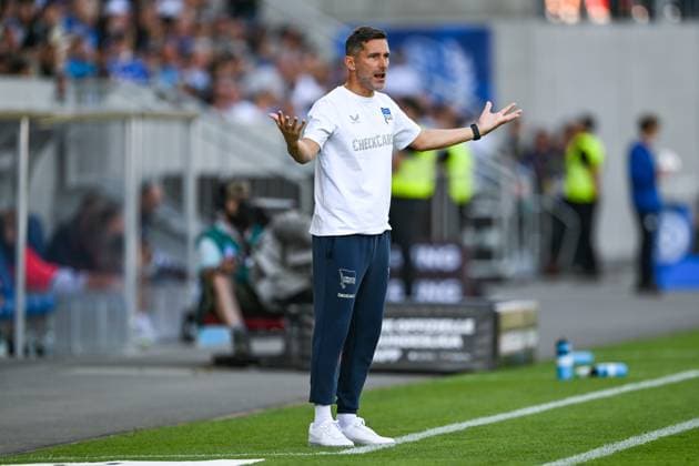 Stefan Leitl (Hertha BSC, Trainer) gestikuliert, GER, SV Darmstadt 98 vs. Hertha BSC, Fussball, 2. Bundesliga, 3. Spieltag, Saison 2025 2026, 24.08.2025 DFL regulations prohibit any use of photographs as image sequences and or quasi-video GER, SV Darmstadt 98 vs. Hertha BSC, Fussball, 2. Bundesliga, 3. Spieltag, Saison 2025 2026, 24.08.2025 Darmstadt