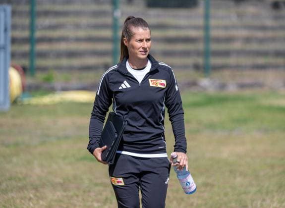 Fußball, U 19, Saison 2025 26, A-Junioren Bundesliga, DFB-Nachwuchsliga (4. Spieltag Vorrunde Gruppe C), 1. FC Union Berlin - Chemnitzer FC, Trainerin Marie-Louise Eta (U19, 1. FC Union Berlin), 24.08. 2025, *** Soccer, U 19, Season 2025 26, A Junior Bundesliga, DFB Nachwuchsliga 4 Matchday Preliminary Round Group C , 1 FC Union Berlin Chemnitzer FC, Coach Marie Louise Eta U19, 1 FC Union Berlin , 24 08 2025, Copyright: xMatthiasxKochx