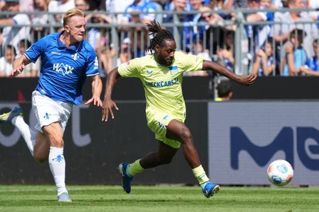 Deyovaisio Zeefuik (Hertha BSC Berlin, 42) - 24.08.2025 2. Bundesliga, Saison 25 26: SV Darmstadt 98 vs. Hertha BSC Berlin, Stadion am Boellenfalltor, 3. Spieltag, emonline, emspor,
