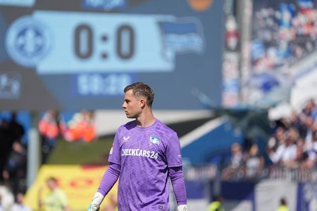 Torwart Tjark Ernst (Hertha BSC Berlin, 1) - 24.08.2025 2. Bundesliga, Saison 25 26: SV Darmstadt 98 vs. Hertha BSC Berlin, Stadion am Boellenfalltor, 3. Spieltag, emonline, emspor, *** Goalkeeper Tjark Ernst Hertha BSC Berlin, 1 24 08 2025 2 Bundesliga, Season 25 26 SV Darmstadt 98 vs Hertha BSC Berlin, Stadion am Boellenfalltor, Matchday 3, emonline, emspor,