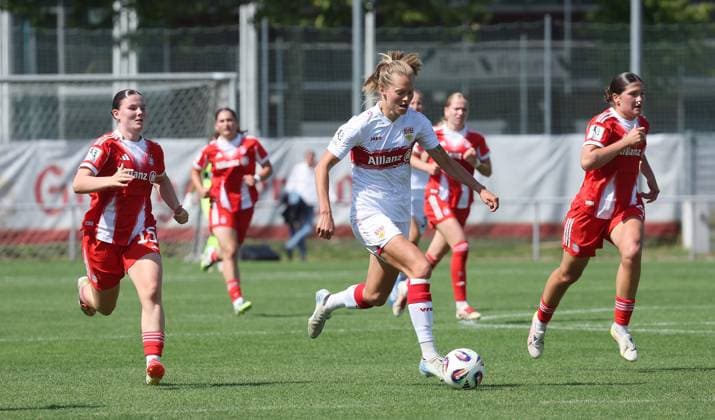 Stuttgart , Fußball 2. Bundesliga , VfB Stuttgart Frauen vs. FC Bayern München Frauen II , Maximiliane Rall ( VfB )