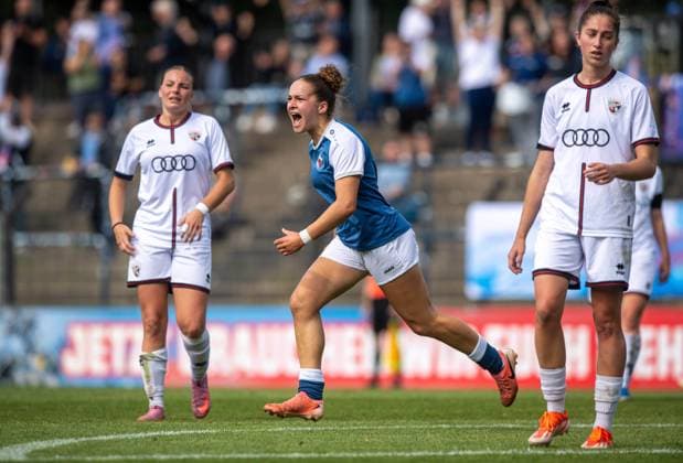 Fussball, Frauen, Saison 2025 2026, 2. Bundesliga (1. Spieltag), 1. FFC Turbine Potsdam - FC Ingolstadt 04, Alina Gnädig (Turbine Potsdam), Jubel nach Tor zum 2:0, 24.08.2025, Copyright: xSebastianxRäppold MatthiasxKochx