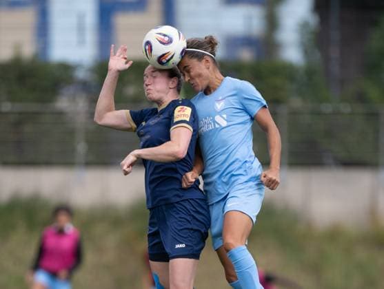 Fußball, Frauen, Saison 2024 2025, 2. Frauen-Bundesliga (1. Spieltag), FC Viktoria 1889 Berlin - SG Andernach, v. l. Vanessa Zilligen (SGA), Aylin Yaren (FC Viktoria 1889 Berlin), 24.08.2025, Copyright: xMatthiasxKochx