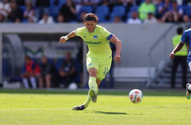 24.08.2025, xdcx, Fussball 2. Bundesliga, SV Darmstadt 98 - Hertha BSC Berlin, emonline, emspor, despor, v.l., Fabian Reese (Hertha BSC Berlin) vergibt Großchance DFL DFB REGULATIONS PROHIBIT ANY USE OF PHOTOGRAPHS AS IMAGE SEQUENCES AND OR QUASI-VIDEO.