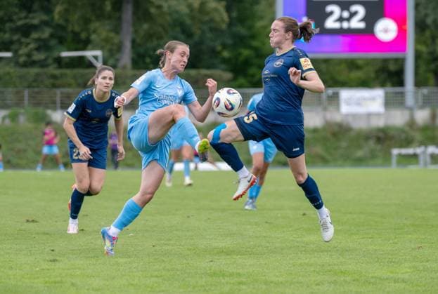 Fußball, Frauen, Saison 2024 2025, 2. Frauen-Bundesliga (1. Spieltag), FC Viktoria 1889 Berlin - SG Andernach, v. l. Pia Metzker (FC Viktoria 1889 Berlin), Vanessa Zilligen (SGA), 24.08.2025, Copyright: xMatthiasxKochx