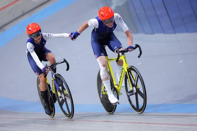 2025 UCI Junior Track World Championships Picture by Alex Whitehead SWpix.com - 24 08 2025 - Cycling - 2025 UCI Junior Track World Championships - Omnisport, Apeldoorn, Netherlands - Women Madison Final - Lilou Jayvin and Zoe Bihan (France) Omnisport Apeldoorn Netherlands Copyright: x xSWpix.comx(t axPhotographyxHubxLtd)xAlexxWhitehead SWpix.comx SWP-3065-0024