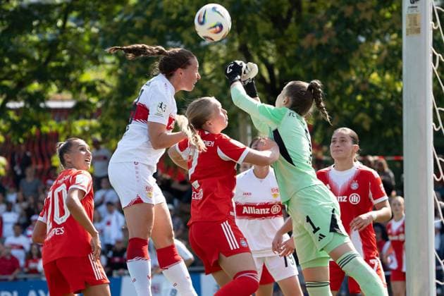 Nicole Billa (VFB Stuttgart Frauen, 26) gewinnt das Kopfballduell gegen Eszter Reszler (FC Bayern Muenchen 2 Frauen, 02), GER, VfB Stuttgart Frauen vs. FC Bayern Muenchen Frauen II, Fussball, 2. Frauen-Bundesliga, 1. Spieltag, Spielzeit 2025 2026, 24.08.2025, GER, VfB Stuttgart Frauen vs. FC Bayern Muenchen Frauen II, Fussball, 2. Frauen-Bundesliga, 1. Spieltag, Spielzeit 2025 2026, 24.08.2025, Stuttgart Copyright: xEibner-Pressefoto EdwardxCheungx EP_ECG
