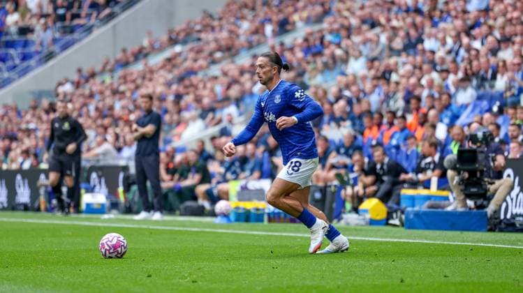 Everton v Brighton and Hove Albion Premier League 24 08 2025. Everton midfielder Jack Grealish (18) during the Premier League match between Everton and Brighton and Hove Albion at The Hill Dickinson Stadium, Liverpool, England on 24 August 2025. Editorial use only DataCo restrictions apply See www.football-dataco.com , Copyright: xSimonxDaviesx PSI-22679-0075