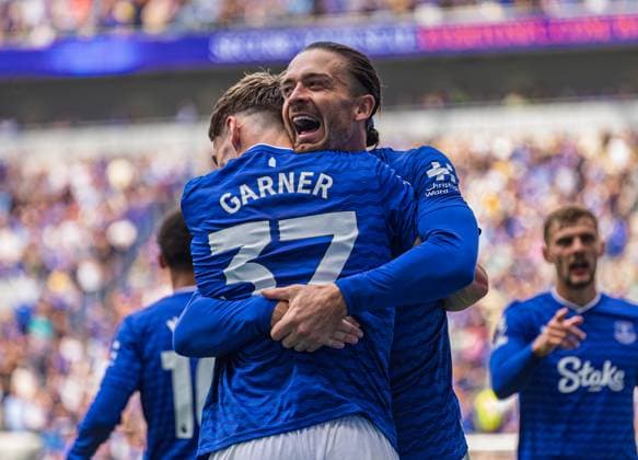 Football - FA Premier League - Everton FC v Brighton & Hove Albion FC LIVERPOOL, ENGLAND - Sunday, August 24, 2025: Everton s James Garner celebrates after scoring the second goal with team-mate Jack Grealish (R) during the FA Premier League match between Everton FC and Brighton & Hove Albion FC at Bramley-Moore Dock. (Photo by David Rawcliffe Propaganda) LIVERPOOL Bramley-Moore Dock MERSEYSIDE ENGLAND  Copyright: xDavidxRawcliffex P2025-08-24-Everton_Brighton-84