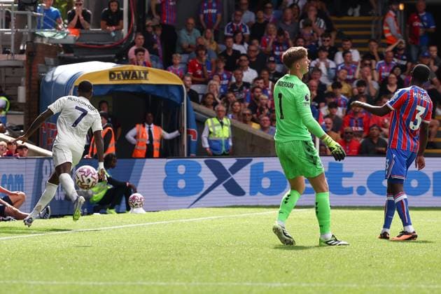 Crystal Palace v Nottingham Forest Premier League 24 08 2025. GOAL 1-1 Callum Hudson-Odoi of Nottingham Forest scores a goal and celebrates during the Premier League match between Crystal Palace and Nottingham Forest at Selhurst Park, London, England on 24 August 2025. London Selhurst Park Greater London England Editorial use only DataCo restrictions apply See www.football-dataco.com , Copyright: xPaulxPhelanx PSI-22678-0031