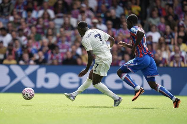 Premier League Crystal Palace v Nottingham Forest Callum Hudson-Odoi of Nottingham Forest scores to make it 1-1 during the Premier League match Crystal Palace vs Nottingham Forest at Selhurst Park, London, United Kingdom, 24th August 2025 (Photo by Harvey Murphy News Images) Copyright: xHarveyxMurphy NewsxImagesx