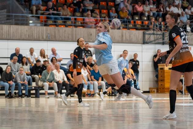 Handball I Frauen I Saison 2025-2026 I DHB-Pokal I 1. Runde I VfL Waiblingen - TSV Bayer 04 Leverkusen I 24.08.2025 Annika Ingenpaß (2, Bayer Leverkusen) im Wurf Waiblingen Rundsporthalle Baden-Württemberg Deutschland Copyright: xLobeca MaxxPetershansx
