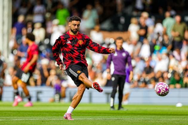 Fulham v Manchester United, ManU Premier League 24 08 2025. Bruno Fernandes (8) of Manchester United during the Premier League match between Fulham and Manchester United at Craven Cottage, London, England on 24 August 2025. Editorial use only DataCo restrictions apply See www.football-dataco.com , Copyright: xNigelxKeenex PSI-22666-0022