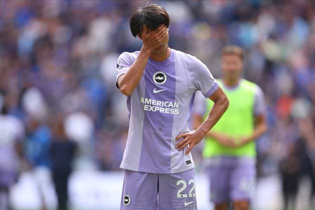 Everton v Brighton & Hove Albion - Premier League Kaoru Mitoma of Brighton and Hove Albion looks dejected after the Premier League match between Everton and Brighton & Hove Albion at Hill Dickinson Stadium on August 24, 2025 in Liverpool, England. Liverpool Hill Dickinson Stadium England United Kingdom Copyright: xEdxSykes Sportsphoto APLx 14133586