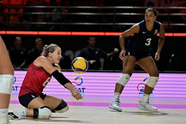 Volleyball, Frauen, WM, USA - Argentinien USA v Argentina - FIVB Women s Volleyball World Championship, WM, Weltmeisterschaft NAKHON RATCHASIMA, THAILAND - AUGUST 24: Morgan Hentz (6) of USA during FIVB Women s Volleyball World Championship match between USA and Argentina at Korat Chatchai Hall in Nakhon Ratchasima, Thailand on August 24, 2025. Mustafa Hatipoglu Anadolu Nakhon Ratchasima Thailand. Editorial use only. Please get in touch for any other usage.  Copyright: x2025xAnadoluxMustafaxHatipoglux