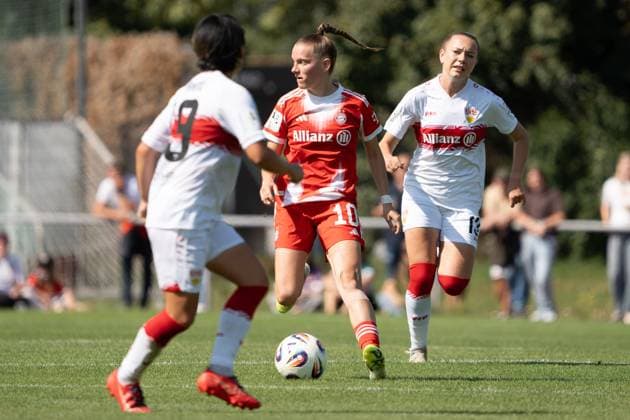 Sarah Ernst (FC Bayern Muenchen 2 Frauen, 10) im Mittelfeld, GER, VfB Stuttgart Frauen vs. FC Bayern Muenchen Frauen II, Fussball, 2. Frauen-Bundesliga, 1. Spieltag, Spielzeit 2025 2026, 24.08.2025, GER, VfB Stuttgart Frauen vs. FC Bayern Muenchen Frauen II, Fussball, 2. Frauen-Bundesliga, 1. Spieltag, Spielzeit 2025 2026, 24.08.2025, Stuttgart Copyright: xEibner-Pressefoto EdwardxCheungx EP_ECG