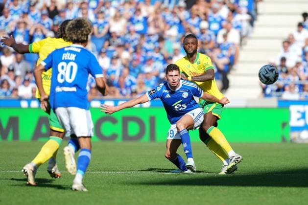 RC Strasbourg v FC Nantes - Ligue 1 McDonald s 2025 2026 06 Chidozie AWAZIEM (fcn) - 09 Joaquin PANICHELLI (rcsa) during Ligue 1 McDonald s match between Strasbourg and Nantes at Stade de la Meinau on August 24, 2025 in Strasbourg, France. Strasbourg France  Copyright: xFEPx 776371200