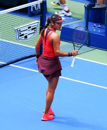 Emma Raducanu takes the first set 2025 US Open, Day One, USTA Billie Jean King National Tennis Center, New York, USA - 24 Aug 2025New York USTA Billie Jean King National T New York (NY) United States of America  Copyright: xJavierxGarcia Shutterstockx 15451863f