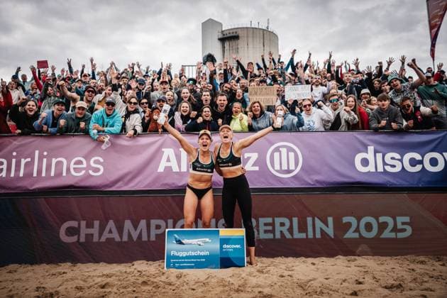 Beachvolleyball Frauen Allianz German Beach Tour 2025 Tourstop Berlin 24.08.2025 v.l. Melanie Paul und Lea Kunst gewinnen das Turnier in Berlin Berlin Funkhaus Beach Berlin Deutschland