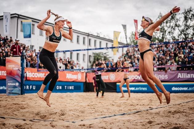 Beachvolleyball Frauen Allianz German Beach Tour 2025 Tourstop Berlin 24.08.2025 v.l. Lea Kunst und Melanie Paul gewinnen das Turnier in Berlin Berlin Funkhaus Beach Berlin Deutschland