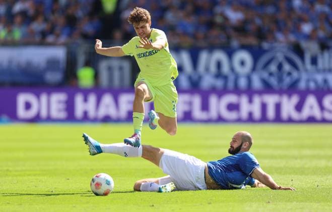 24.08.2025, xdcx, Fussball 2. Bundesliga, SV Darmstadt 98 - Hertha BSC Berlin, emonline, emspor, despor, v.l., Maurice Krattenmacher (Hertha BSC Berlin), Aleksandar Vukotic (SV Darmstadt 98) DFL DFB REGULATIONS PROHIBIT ANY USE OF PHOTOGRAPHS AS IMAGE SEQUENCES AND OR QUASI-VIDEO.