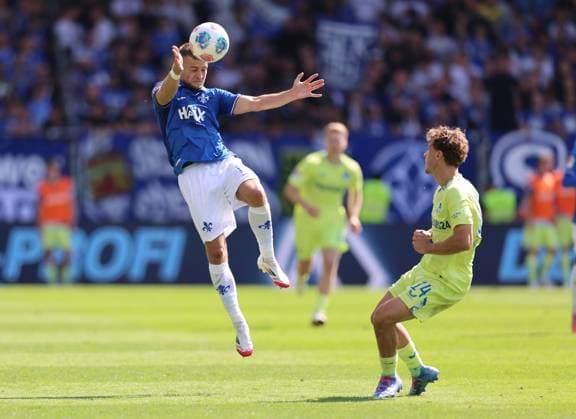 24.08.2025, xdcx, Fussball 2. Bundesliga, SV Darmstadt 98 - Hertha BSC Berlin, emonline, emspor, despor, v.l., Fabian Nürnberger (SV Darmstadt 98), Maurice Krattenmacher (Hertha BSC Berlin) DFL DFB REGULATIONS PROHIBIT ANY USE OF PHOTOGRAPHS AS IMAGE SEQUENCES AND OR QUASI-VIDEO.