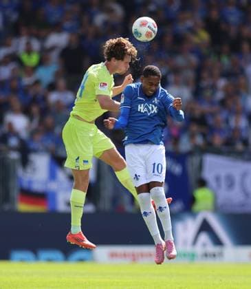 24.08.2025, xdcx, Fussball 2. Bundesliga, SV Darmstadt 98 - Hertha BSC Berlin, emonline, emspor, despor, v.l., Linus Gechter (Hertha BSC Berlin), Jean-Paul Boetius (SV Darmstadt 98) DFL DFB REGULATIONS PROHIBIT ANY USE OF PHOTOGRAPHS AS IMAGE SEQUENCES AND OR QUASI-VIDEO.