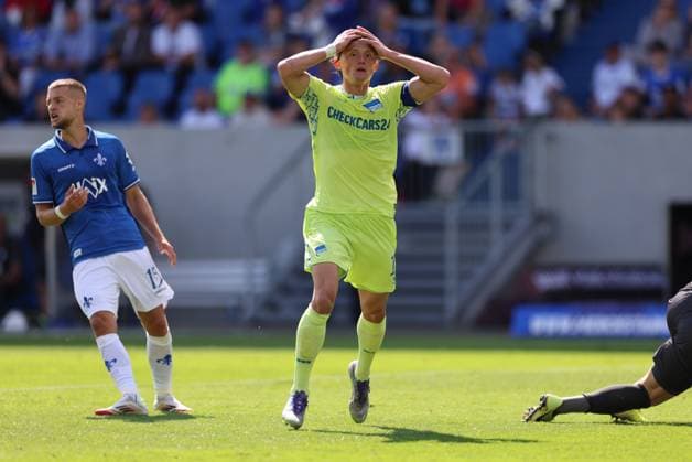 24.08.2025, xdcx, Fussball 2. Bundesliga, SV Darmstadt 98 - Hertha BSC Berlin, emonline, emspor, despor, v.l., Fabian Reese (Hertha BSC Berlin) enttaeuscht, enttaeuscht schauend, dissapointed, traurig, frustiert, frust, gefrustet DFL DFB REGULATIONS PROHIBIT ANY USE OF PHOTOGRAPHS AS IMAGE SEQUENCES AND OR QUASI-VIDEO.