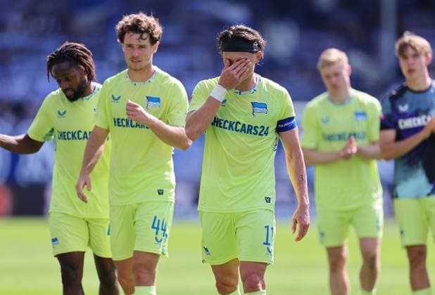 24.08.2025, xdcx, Fussball 2. Bundesliga, SV Darmstadt 98 - Hertha BSC Berlin, emonline, emspor, despor, v.l., Fabian Reese (Hertha BSC Berlin) enttaeuscht, enttaeuscht schauend, dissapointed, traurig, frustiert, frust, gefrustet DFL DFB REGULATIONS PROHIBIT ANY USE OF PHOTOGRAPHS AS IMAGE SEQUENCES AND OR QUASI-VIDEO.