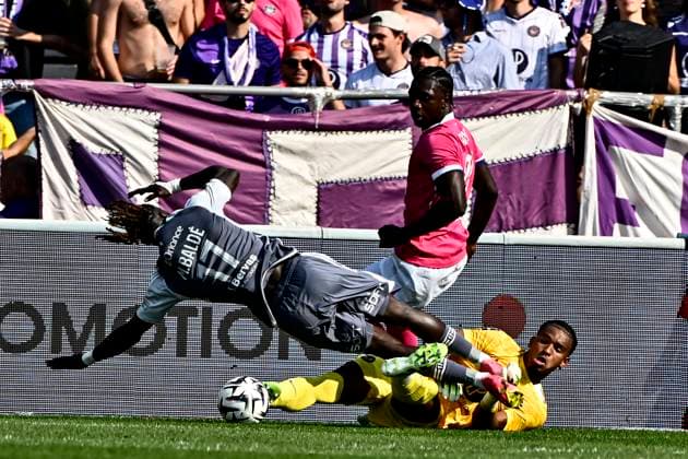 FOOTBALL : Toulouse vs Brest - 1ere Journee de Ligue 1 McDonald S - Toulouse - 24 08 2025 Guillaume Restes (tfc) vs Mama Balde (sb) Toulouse  Copyright: xThierryxBretonx