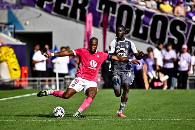 FOOTBALL : Toulouse vs Brest - 1ere Journee de Ligue 1 McDonald S - Toulouse - 24 08 2025 Djibril Sidibe (tfc) vs Mama Balde (sb) Toulouse  Copyright: xThierryxBretonx