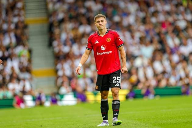 Fulham v Manchester United, ManU Premier League 24 08 2025. Manuel Ugarte (25) of Manchester United during the Premier League match between Fulham and Manchester United at Craven Cottage, London, England on 24 August 2025. Editorial use only DataCo restrictions apply See www.football-dataco.com , Copyright: xNigelxKeenex PSI-22666-0057