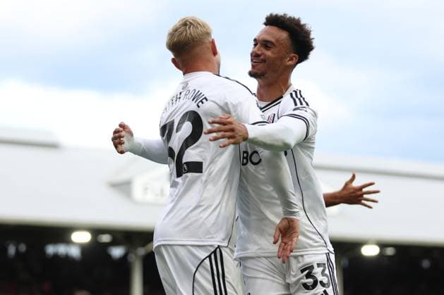 Fulham v Manchester United, ManU - Premier League Emile Smith Rowe of Fulham and Antonee Robinson of Fulham celebrate celebrates equalizing goal during the Premier League match between Fulham and Manchester United at Craven Cottage on August 24, 2025 in London, England. London Craven Cottage England United Kingdom Copyright: xNigelxFrench Sportsphoto APLx 14133631